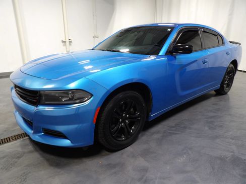 Used 2023 Dodge Charger SXT w/ Cold Weather Package RWD image 4