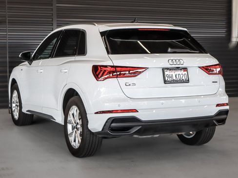 Used 2023 Audi Q3 2.0T Premium Plus w/ Premium Plus Package AWD/4WD image 2