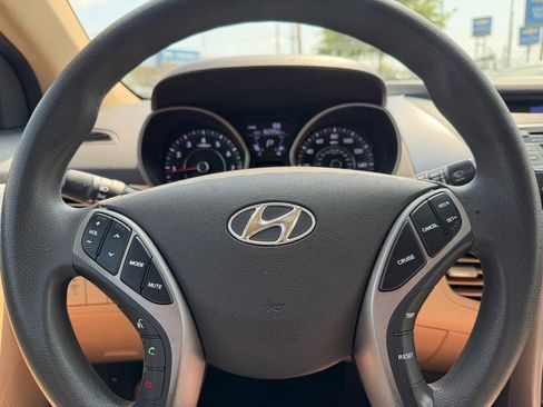 Used 2013 Hyundai Elantra GLS w/ Preferred Pkg image 40