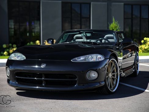Used 1994 Dodge Viper RT/10 RWD image 2