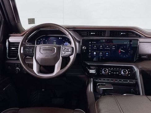 Used 2023 GMC Sierra 1500 Denali AWD/4WD image 12