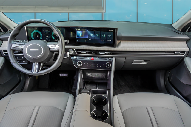 Certified 2025 Hyundai Sonata SEL FWD image 10