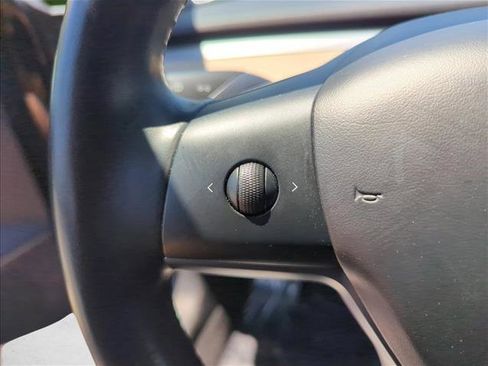Used 2018 Tesla Model 3 Long Range RWD image 12