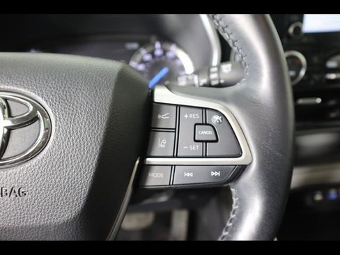 Used 2022 Toyota Highlander Limited image 22