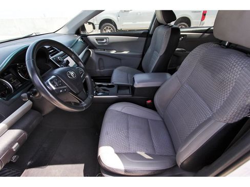 Used 2015 Toyota Camry SE FWD image 6