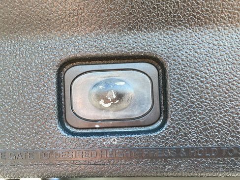 Certified 2018 Ford Explorer Limited w/ Equipment Group 301A AWD/4WD image 31