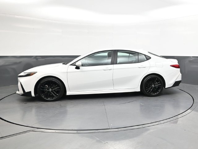 Used 2025 Toyota Camry SE FWD image 8