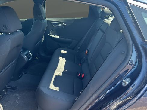 Used 2017 Chevrolet Malibu LT FWD image 14