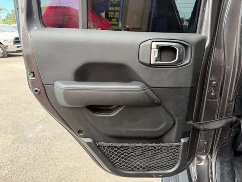 Used 2021 Jeep Wrangler Unlimited Sahara AWD/4WD image 18