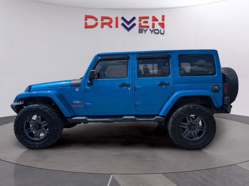 Used 2015 Jeep Wrangler Unlimited Sahara image 2