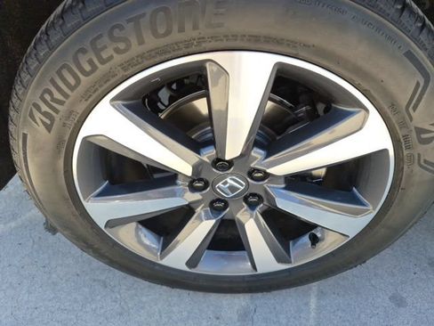 Certified 2023 Honda Pilot Elite image 6