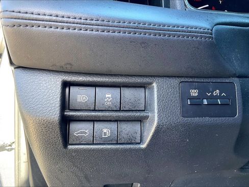 Used 2022 Toyota Avalon XLE image 33