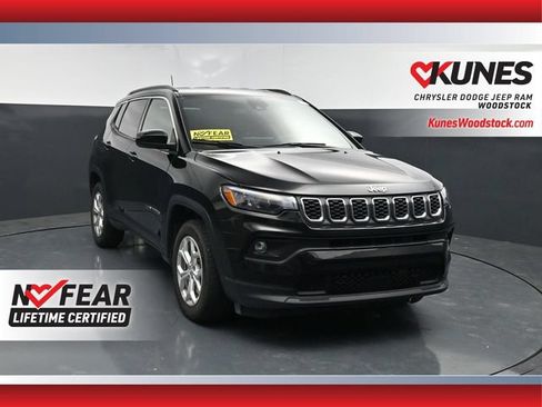 Used 2024 Jeep Compass Latitude AWD/4WD image 1