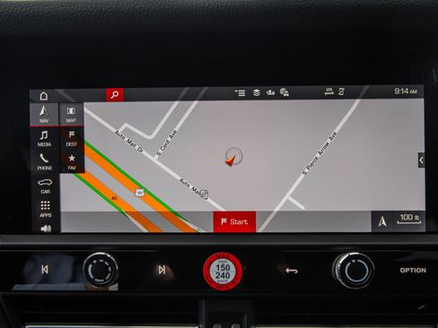 Certified 2024 Porsche Macan AWD/4WD image 12