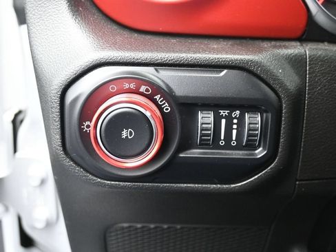 Used 2022 Jeep Wrangler Unlimited Rubicon w/ LED Lighting Group AWD/4WD image 14