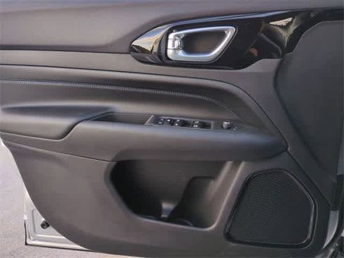 New 2026 Jeep Compass Latitude image 31