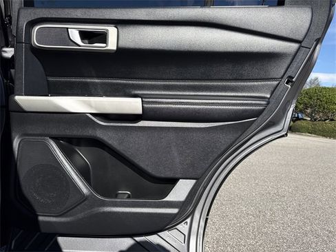 Used 2022 Ford Explorer XLT w/ Equipment Group 202A image 32