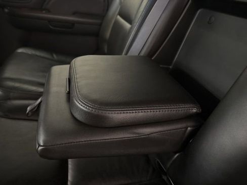 Used 2011 Cadillac Escalade EXT Luxury AWD/4WD image 39