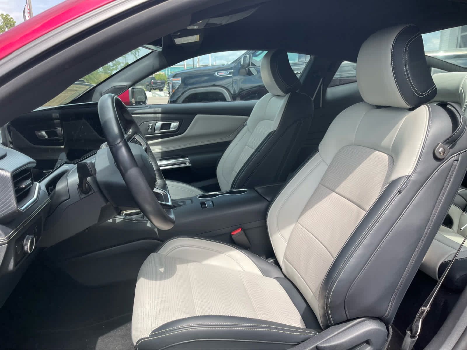 Used 2025 Ford Mustang Premium RWD image 12