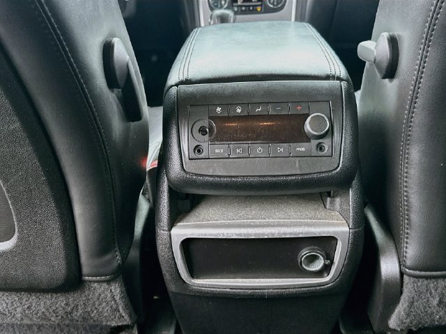 Used 2009 GMC Acadia SLT w/ Visibility Package AWD/4WD image 25