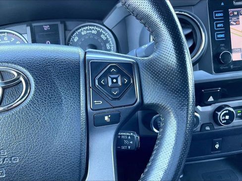 Used 2017 Toyota Tacoma TRD Off-Road w/ Tow Package (A/T) AWD/4WD image 20