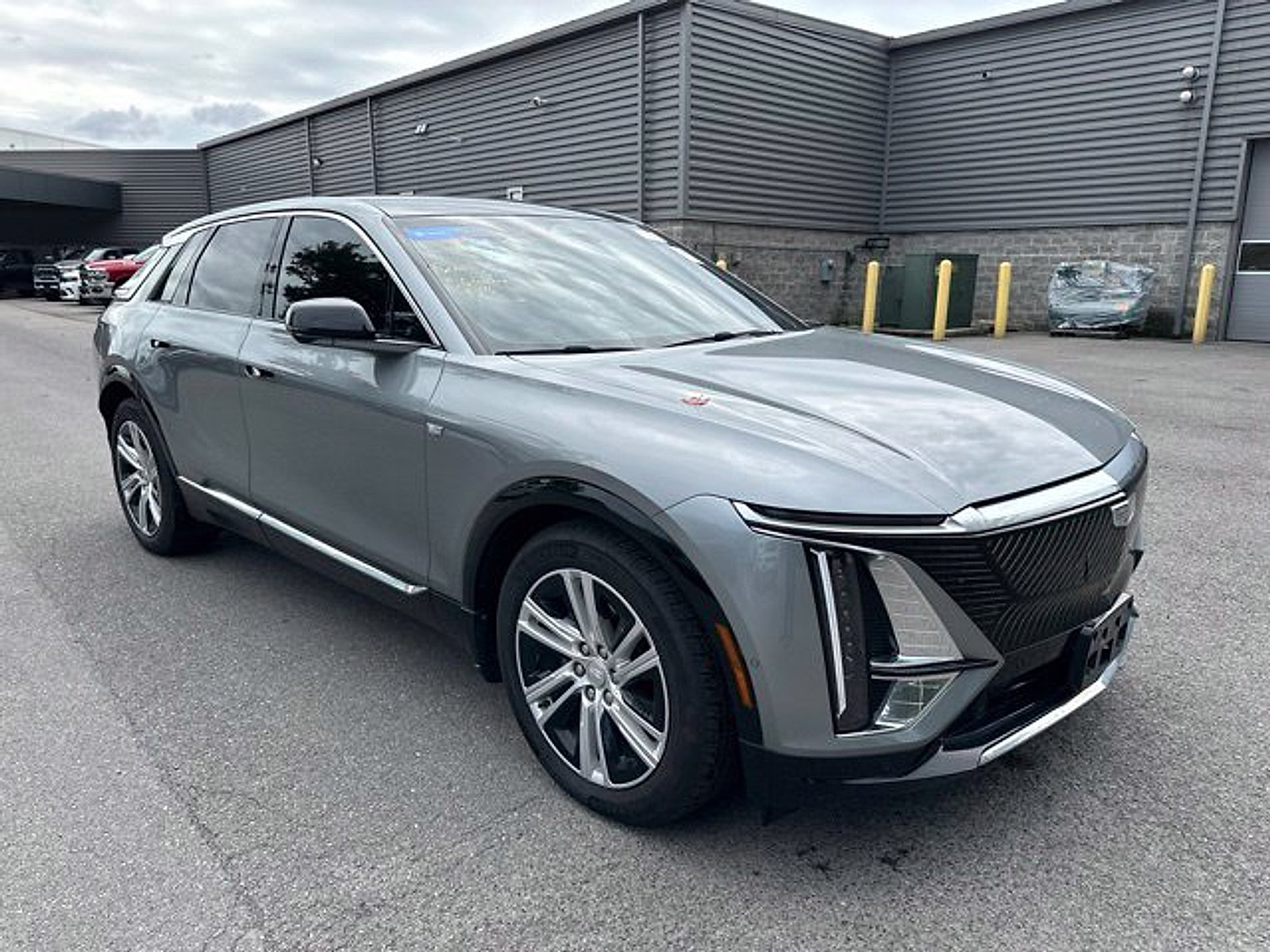 Used 2024 Cadillac Lyriq Tech w/ Driver Assist Package AWD/4WD image 3