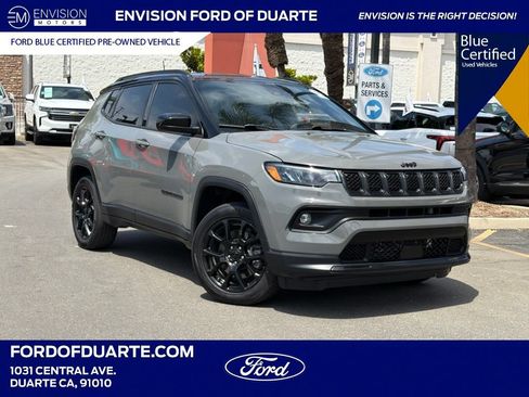 Used 2023 Jeep Compass Latitude AWD/4WD image 1