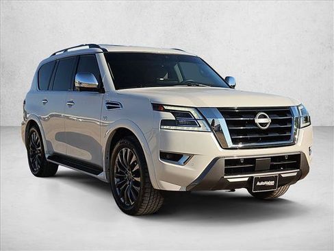 Used 2022 Nissan Armada Platinum w/ Captain's Chairs Package RWD image 3