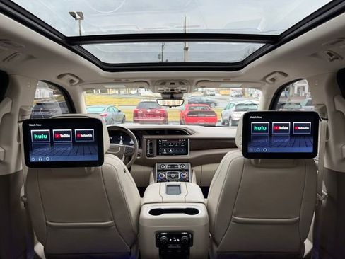 Used 2024 GMC Yukon XL Denali w/ Advanced Technology Package image 39