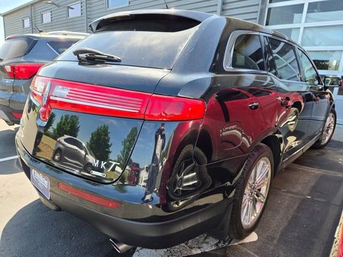 Used 2013 Lincoln MKT AWD image 5
