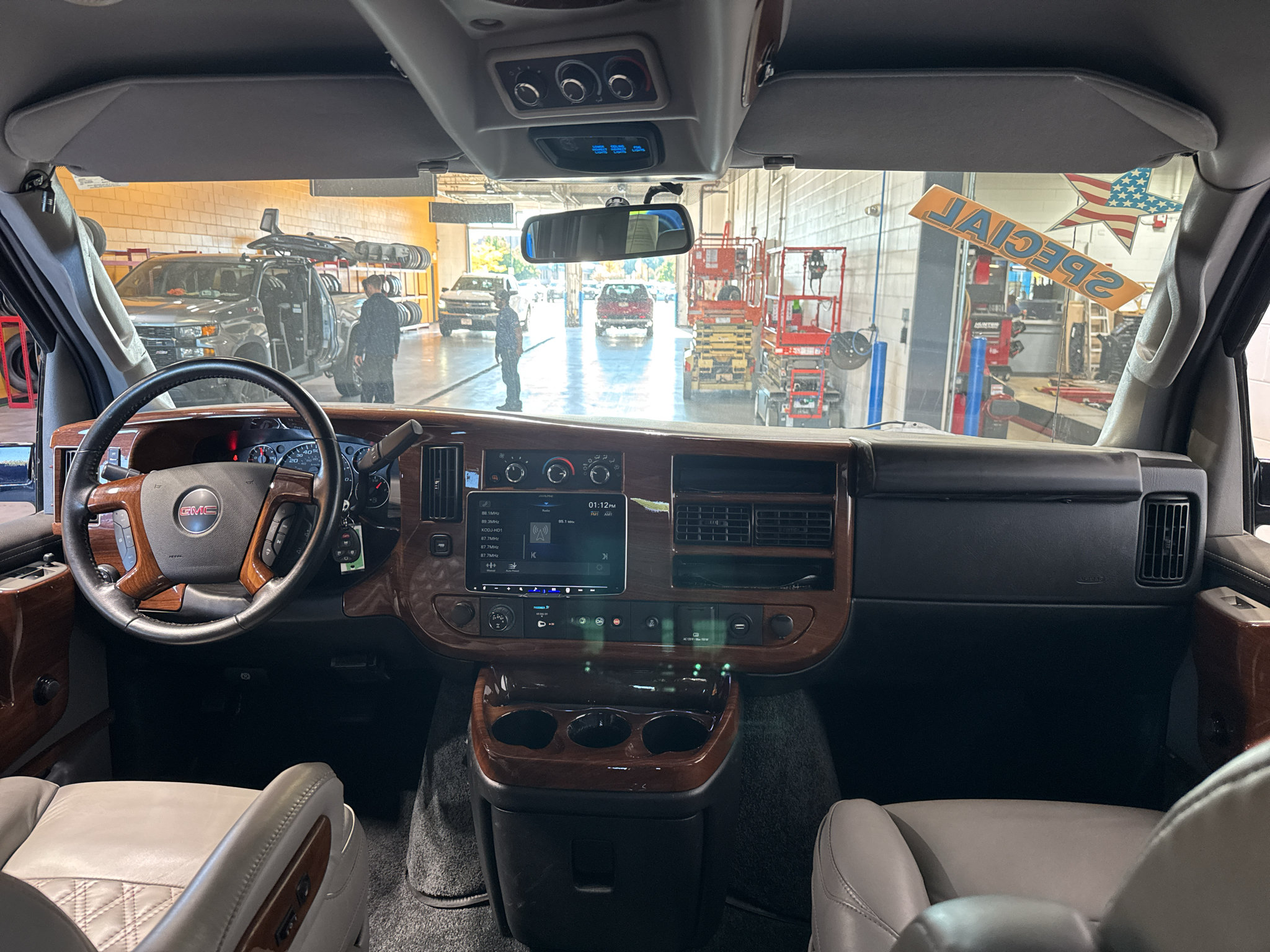 Used 2023 GMC Savana 2500 RWD image 18