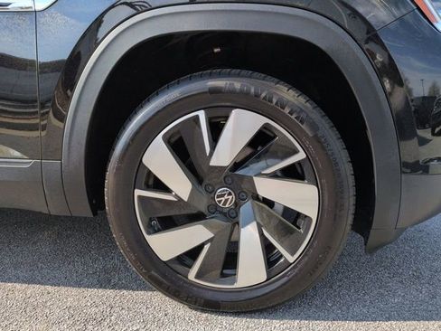Used 2024 Volkswagen Atlas Cross Sport SE image 12