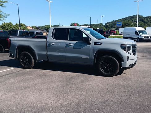 Used 2024 GMC Sierra 1500 Elevation AWD/4WD image 2