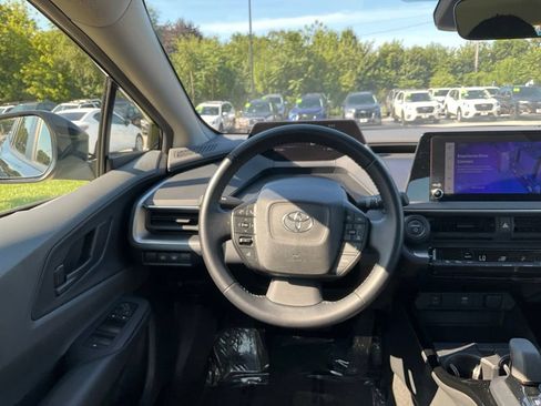 Used 2025 Toyota Prius LE FWD image 29