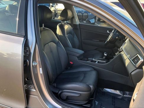 Used 2017 Kia Optima EX image 10