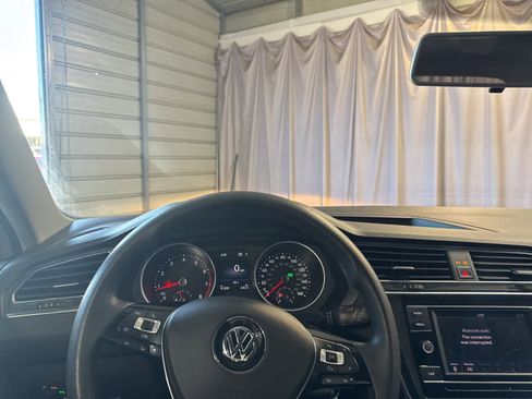 Used 2018 Volkswagen Tiguan S image 21