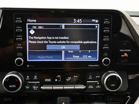 Used 2021 Toyota Highlander L image 23