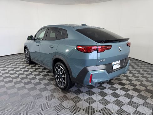 Used 2025 BMW X2 xDrive28i AWD/4WD image 3