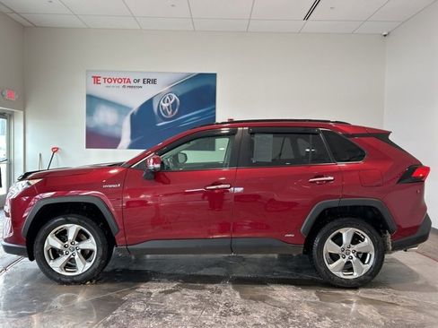 Used 2019 Toyota RAV4 Limited w/ Carpet Mat Package image 3