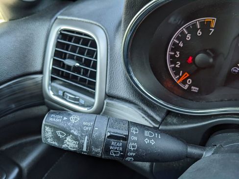 Used 2021 Jeep Grand Cherokee Laredo X image 49