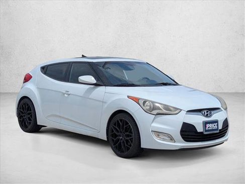 Used 2016 Hyundai Veloster w/ Option Group 02 FWD image 3