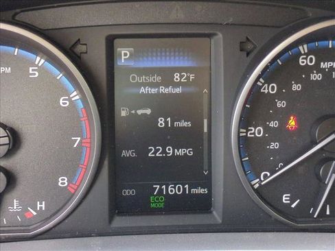 Used 2017 Toyota RAV4 LE image 10