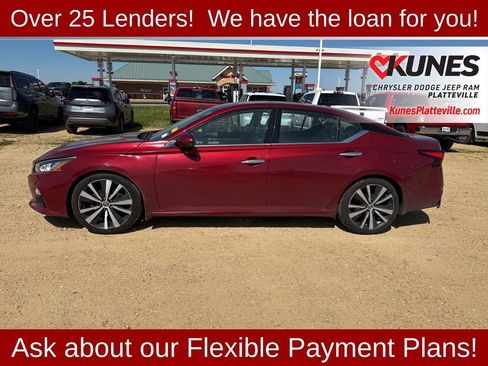 Used 2020 Nissan Altima 2.0 Platinum FWD image 7