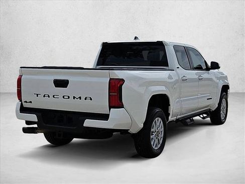 Used 2025 Toyota Tacoma SR5 AWD/4WD image 5