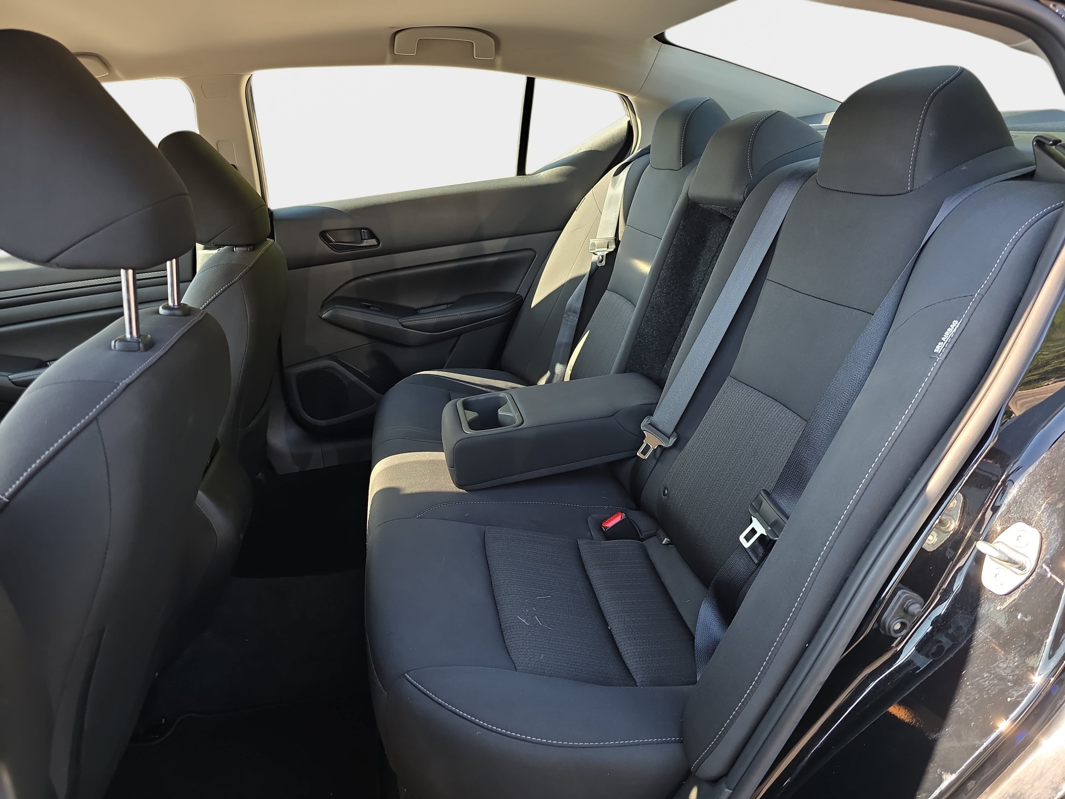 Used 2025 Nissan Altima 2.5 SV FWD image 9