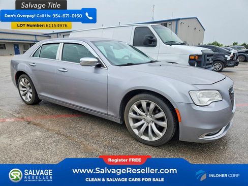 Used 2018 Chrysler 300 Limited RWD image 5