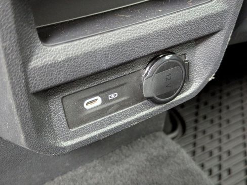 Certified 2024 Volkswagen Tiguan SE image 24