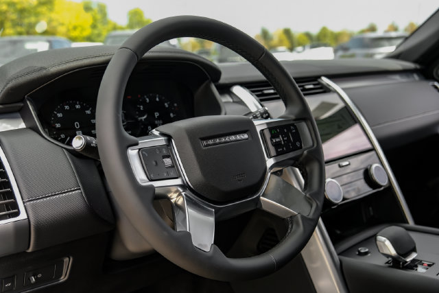 New 2026 Land Rover Discovery Limited Edition AWD/4WD image 18