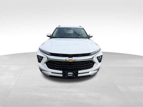 Used 2025 Chevrolet TrailBlazer LT w/ Convenience Package image 2