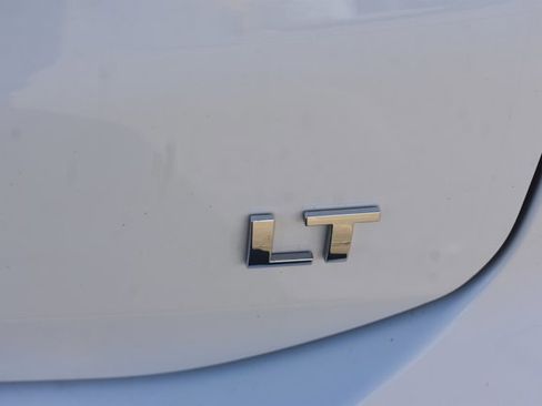 Used 2019 Chevrolet Equinox LT image 8